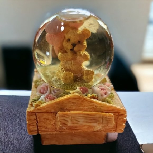 ABC DISTRIBUTING VALENTINE Waterball Snowglobe Train - Picture 3 of 12